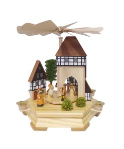 Pyramide Altstadtambiente Stadttor